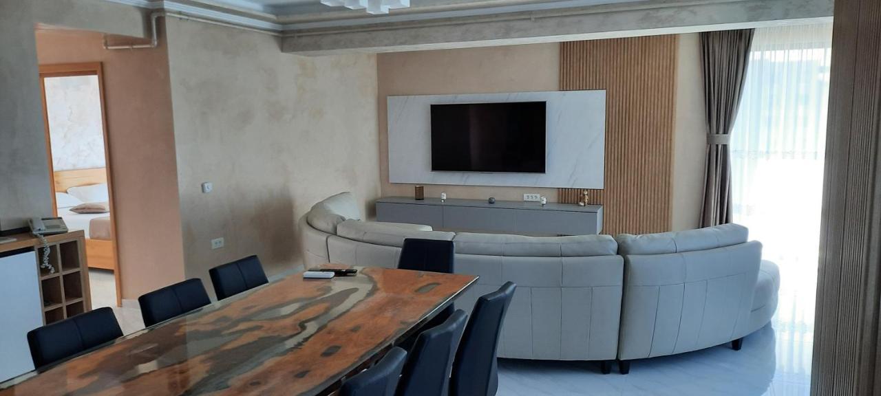 Apart Hotel Victor Mamaia Ngoại thất bức ảnh
